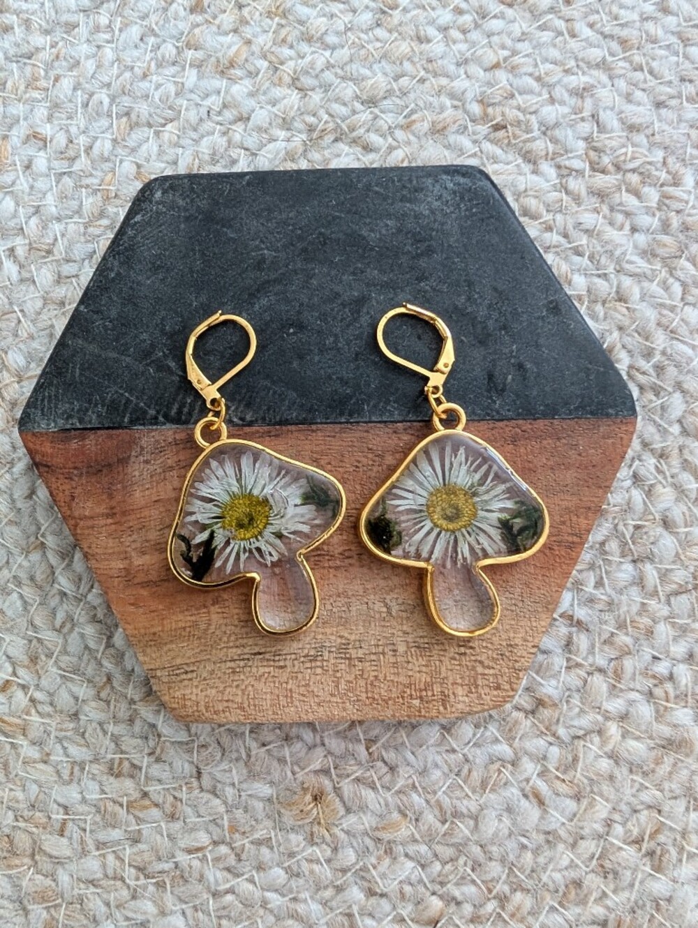 Gold-Trim Daisy Resin Drop Earrings - White & Yellow - Picture 1 of 2